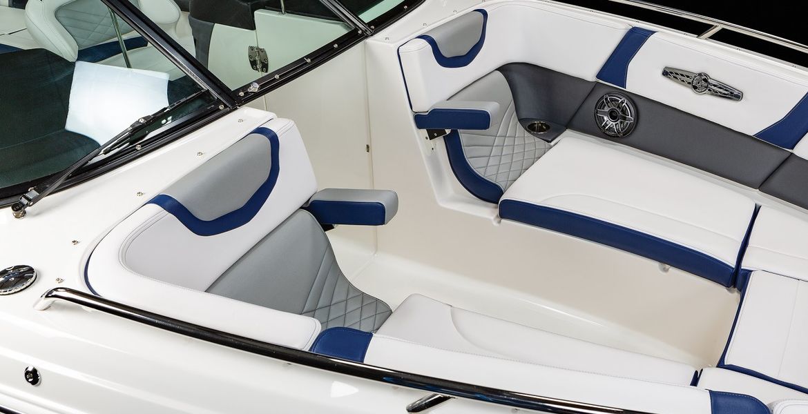 Chaparral 30 Surf