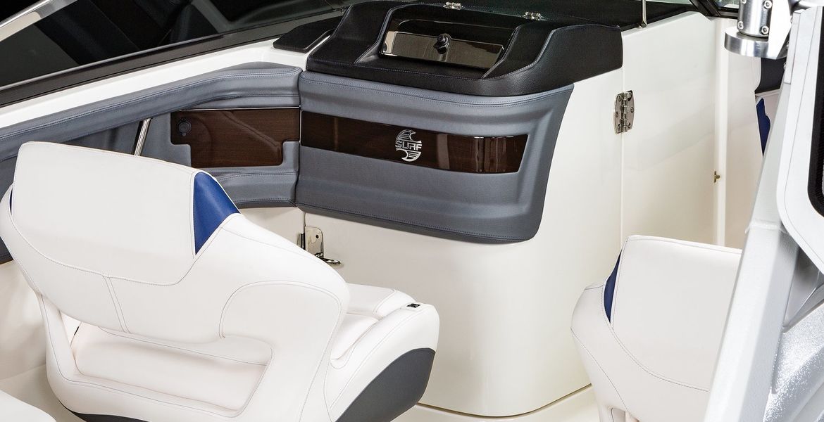 Chaparral 30 Surf